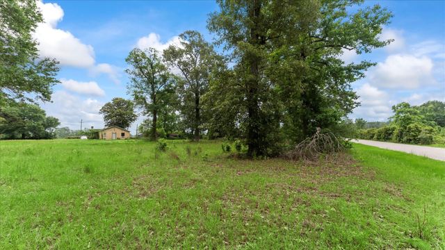 2760 Stringtown Road, Shepherd, TX 77371