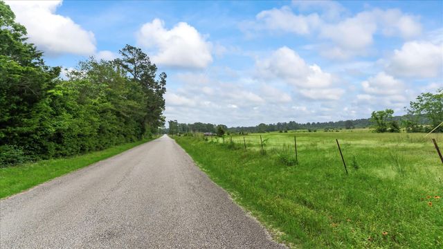 2760 Stringtown Road, Shepherd, TX 77371