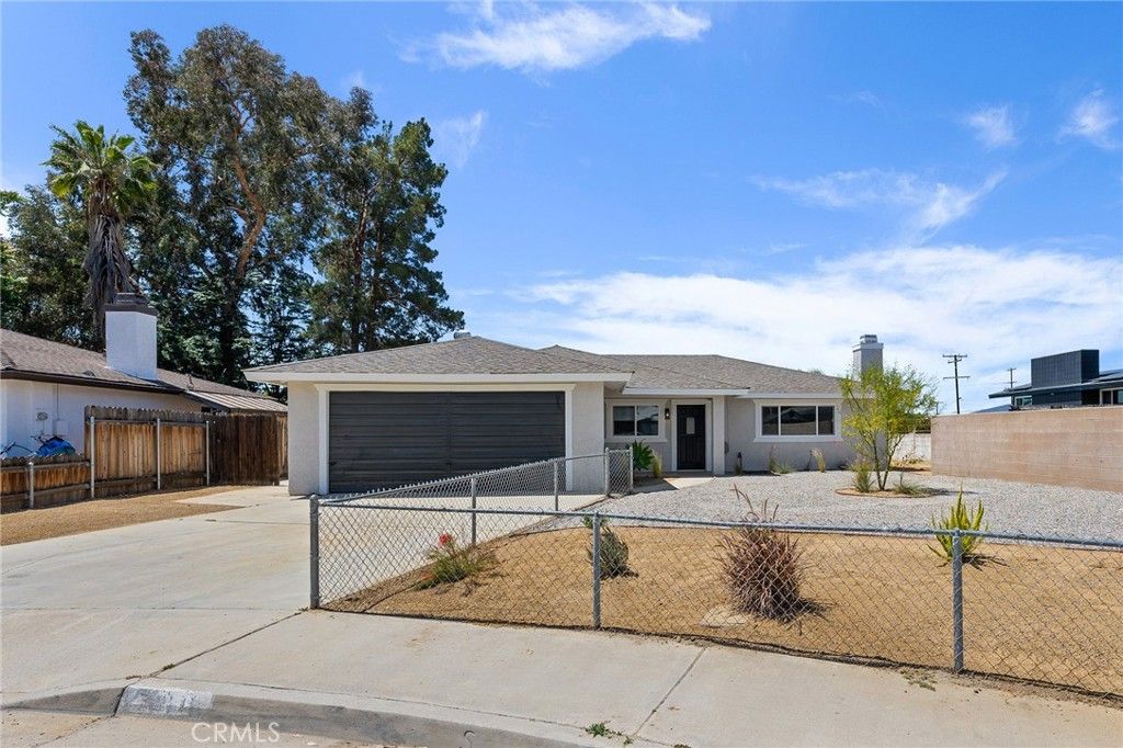 Image 2 of property listing at 709 Carol, Hemet, CA 92543
