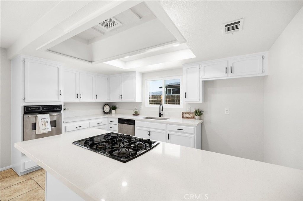 Image 20 of property listing at 709 Carol, Hemet, CA 92543