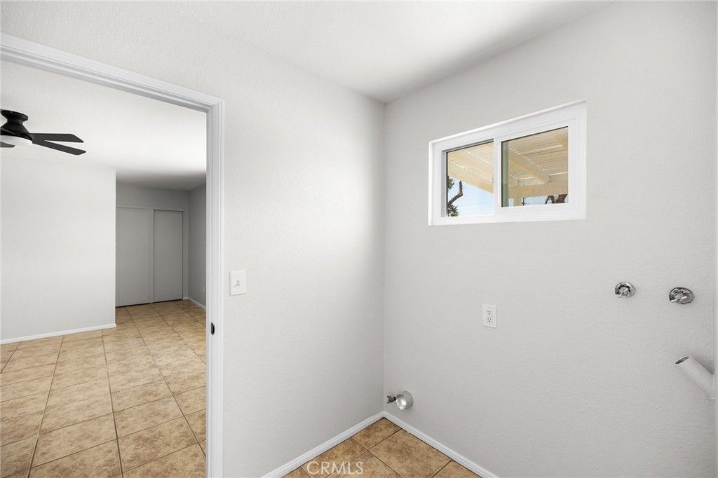 Image 25 of property listing at 709 Carol, Hemet, CA 92543