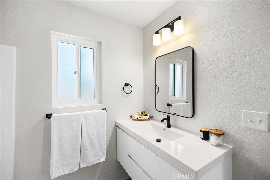 Image 29 of property listing at 709 Carol, Hemet, CA 92543