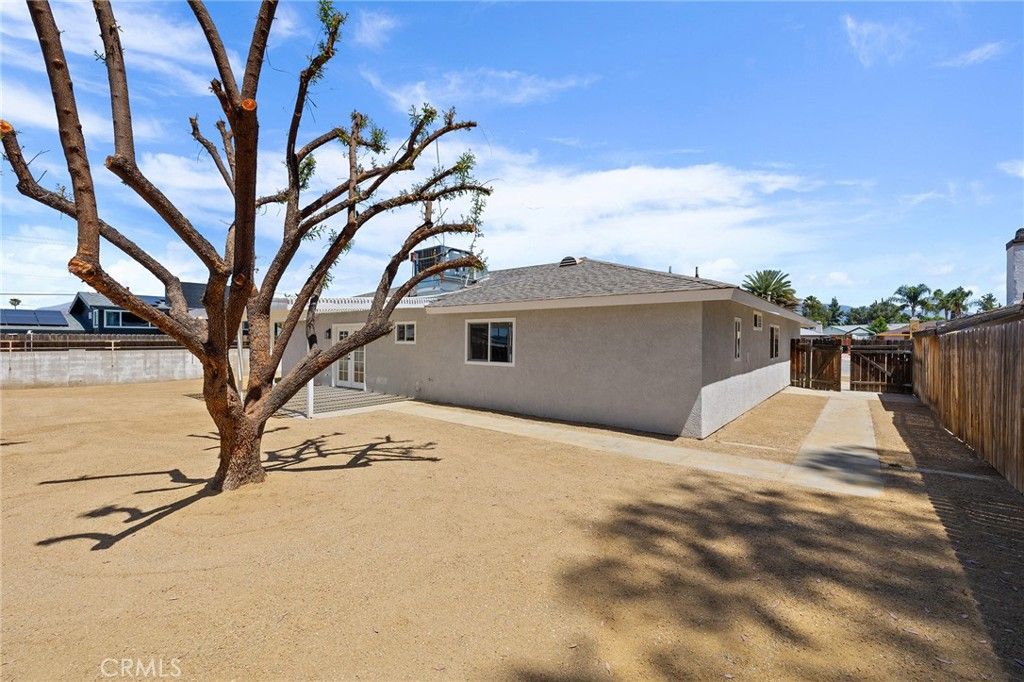 Image 39 of property listing at 709 Carol, Hemet, CA 92543