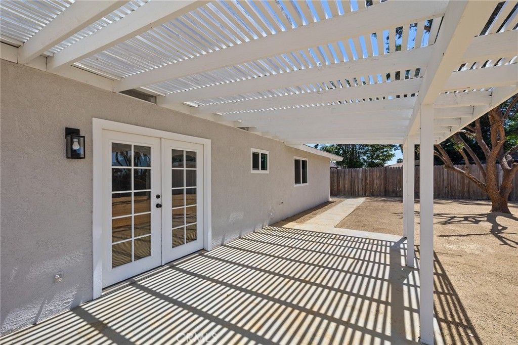 Image 44 of property listing at 709 Carol, Hemet, CA 92543