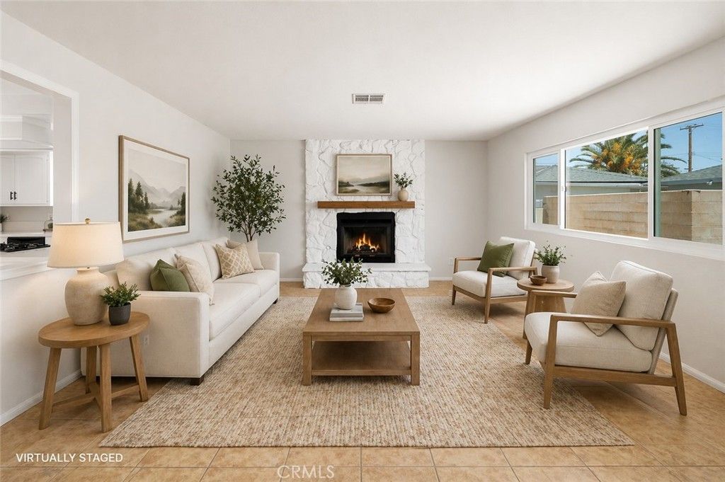 Image 9 of property listing at 709 Carol, Hemet, CA 92543