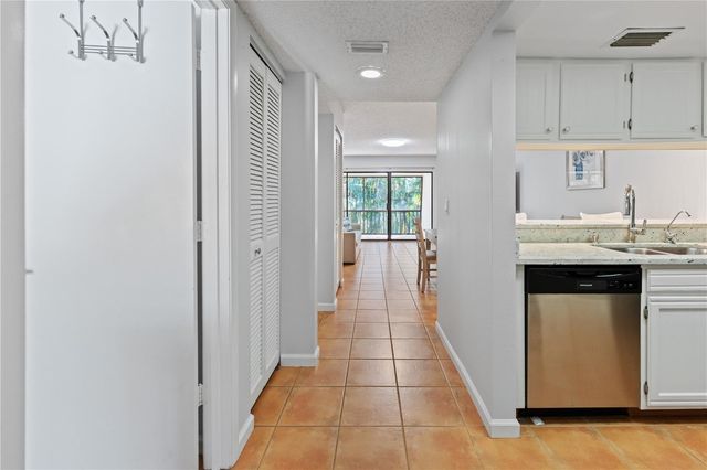 4574 RINGWOOD MEADOW 4, Sarasota, FL 34235