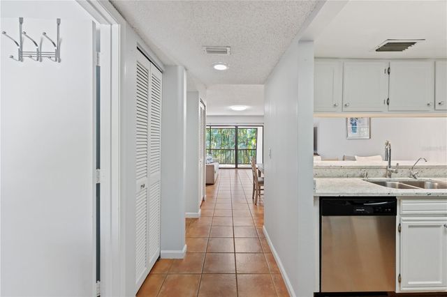 4574 RINGWOOD MEADOW 4, Sarasota, FL 34235
