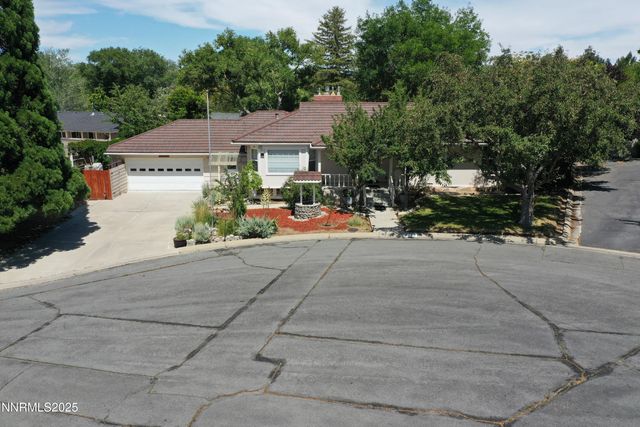 7 Circle Drive, Carson City, NV 89703