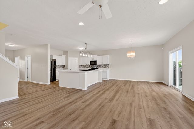 2715 Cabin Hill Road, Greenfield, IN 46140