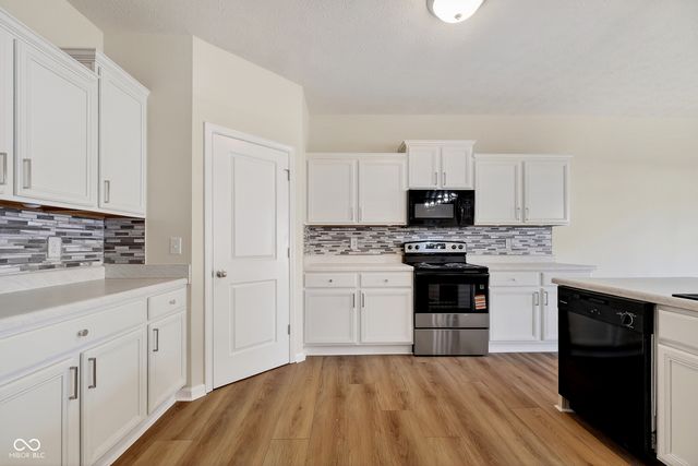 2715 Cabin Hill Road, Greenfield, IN 46140