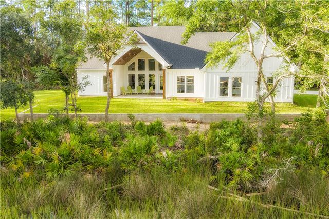 87 Lighthouse Way, Woodbine, GA 31569