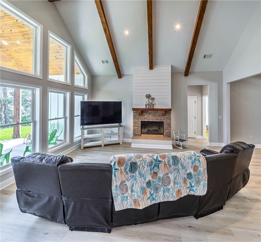87 Lighthouse Way, Woodbine, GA 31569