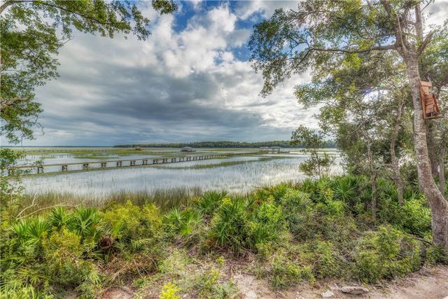 87 Lighthouse Way, Woodbine, GA 31569