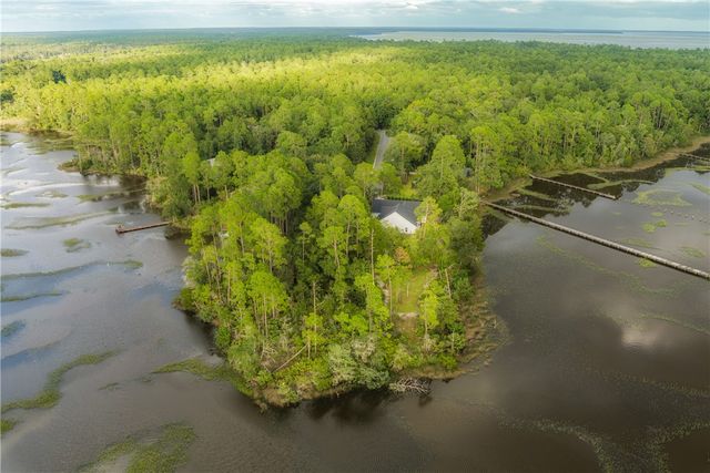 87 Lighthouse Way, Woodbine, GA 31569