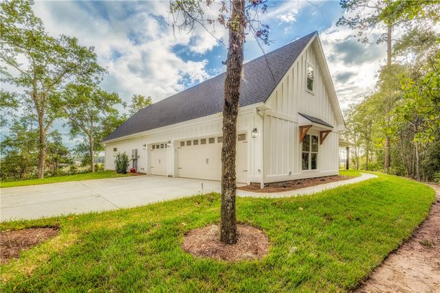 87 Lighthouse Way, Woodbine, GA 31569