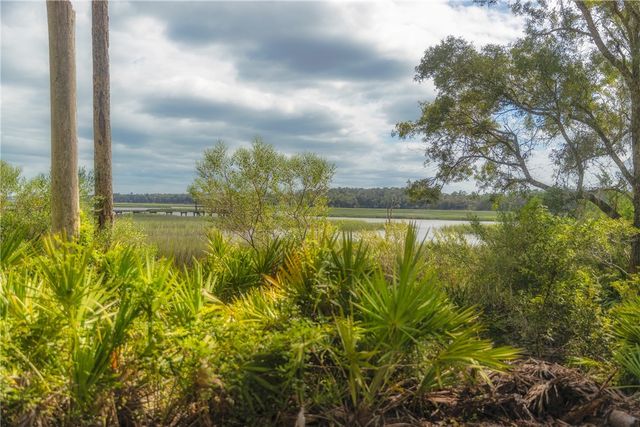 87 Lighthouse Way, Woodbine, GA 31569