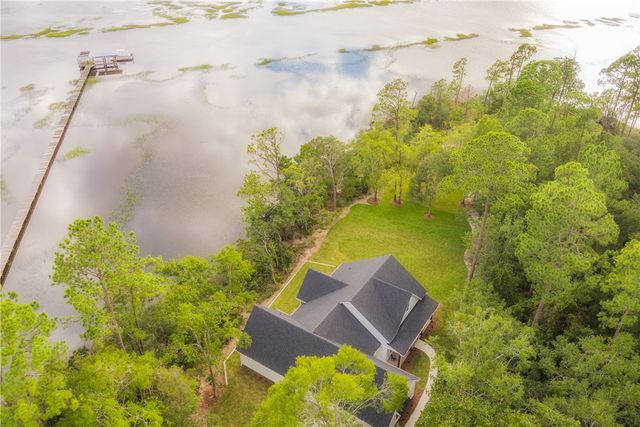 87 Lighthouse Way, Woodbine, GA 31569