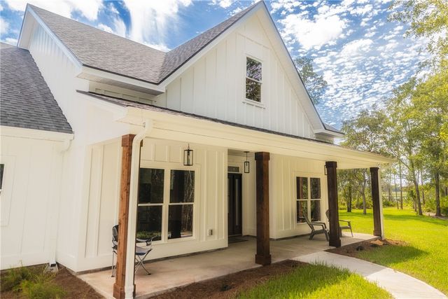 87 Lighthouse Way, Woodbine, GA 31569