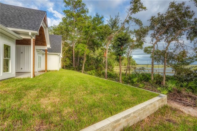 87 Lighthouse Way, Woodbine, GA 31569