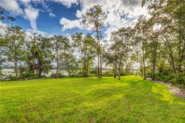 87 Lighthouse Way, Woodbine, GA 31569