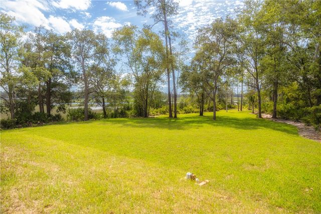 87 Lighthouse Way, Woodbine, GA 31569
