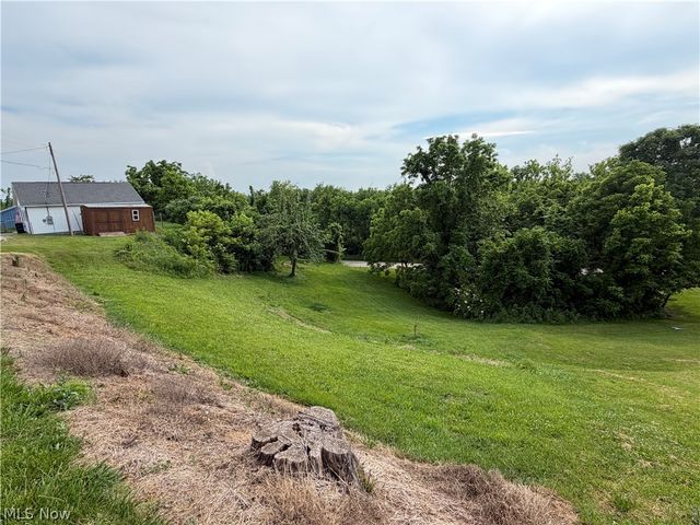 246 Red Peak Circle, Parkersburg, WV 26104