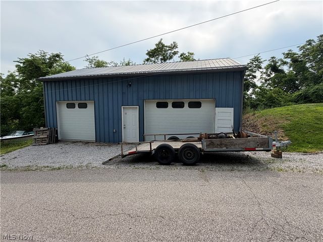 246 Red Peak Circle, Parkersburg, WV 26104