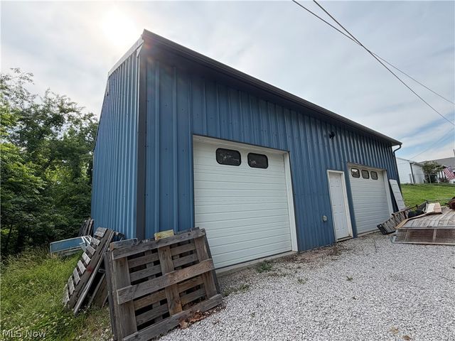 246 Red Peak Circle, Parkersburg, WV 26104