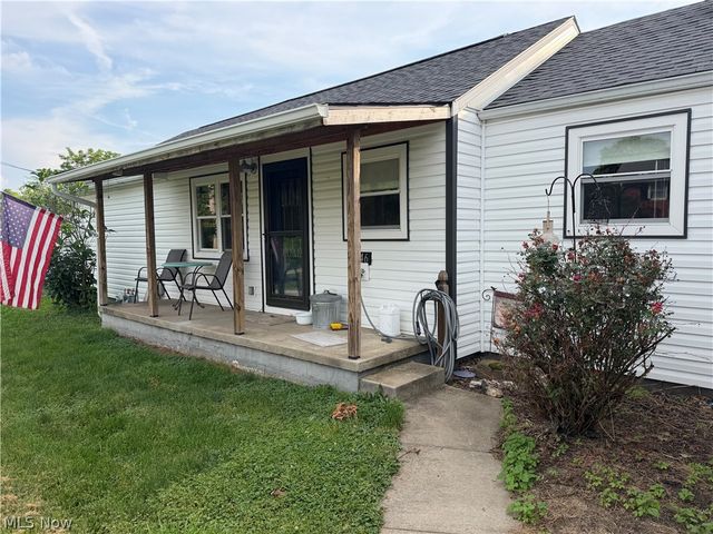 246 Red Peak Circle, Parkersburg, WV 26104