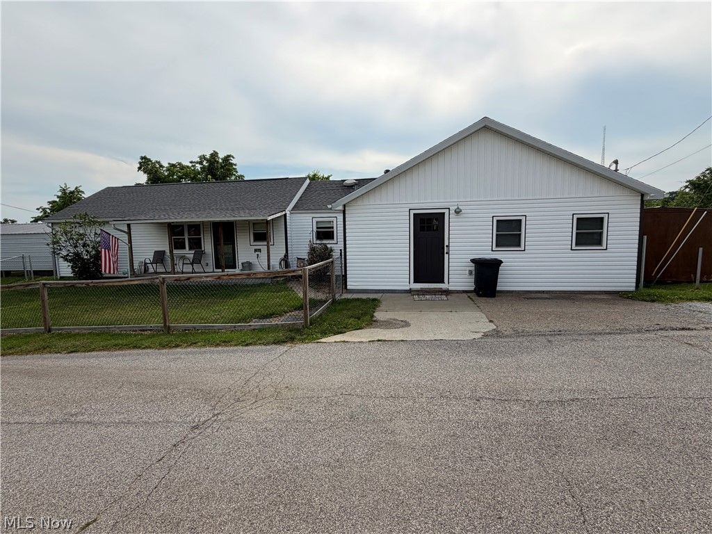 246 Red Peak Circle, Parkersburg, WV 26104