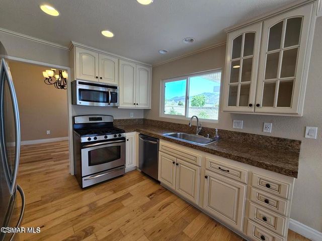 208 Calle Tamega, Camarillo, CA 93012