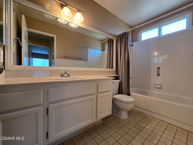208 Calle Tamega, Camarillo, CA 93012