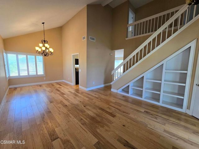 208 Calle Tamega, Camarillo, CA 93012