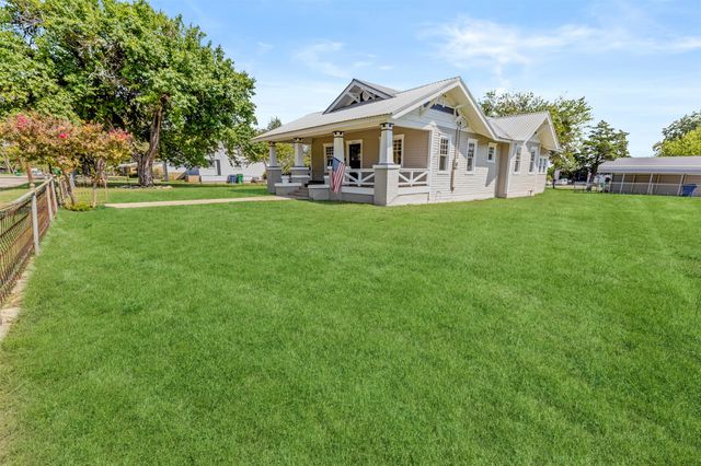 802 N Church Street, Decatur, TX 76234