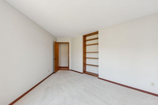 10301 Giverny Boulevard, Evendale, OH 45241