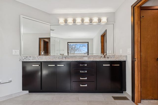 10301 Giverny Boulevard, Evendale, OH 45241