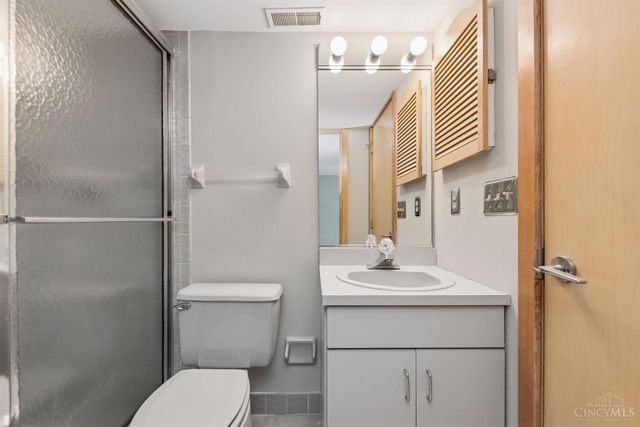 10301 Giverny Boulevard, Evendale, OH 45241