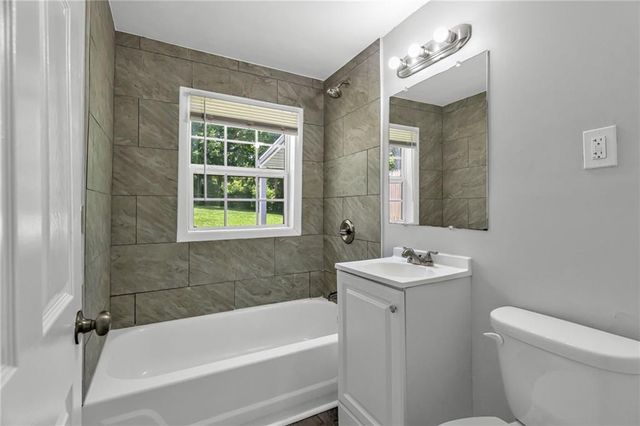 4123 N Cleveland Avenue, Kansas City, MO 64117