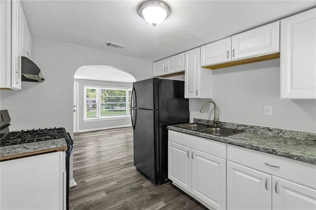 4123 N Cleveland Avenue, Kansas City, MO 64117