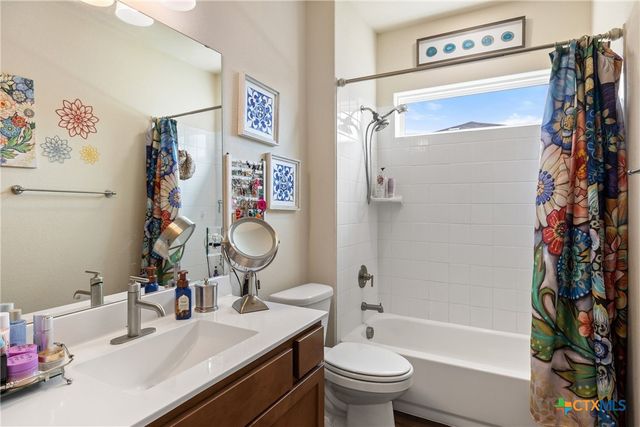 1625 Packsaddle Trail, Kingsland, TX 78639