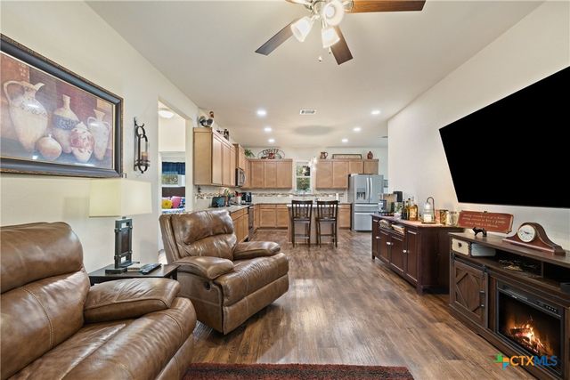 1625 Packsaddle Trail, Kingsland, TX 78639