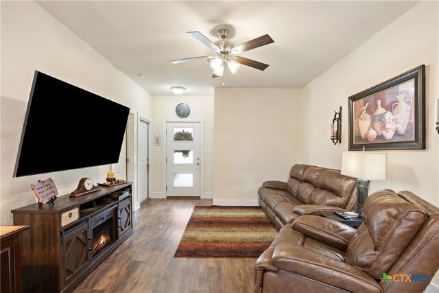1625 Packsaddle Trail, Kingsland, TX 78639