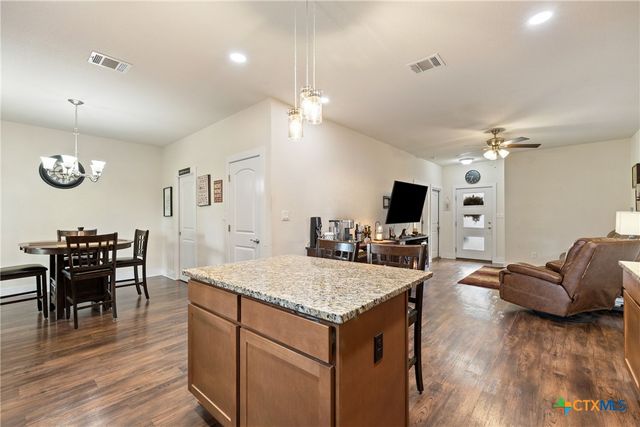 1625 Packsaddle Trail, Kingsland, TX 78639