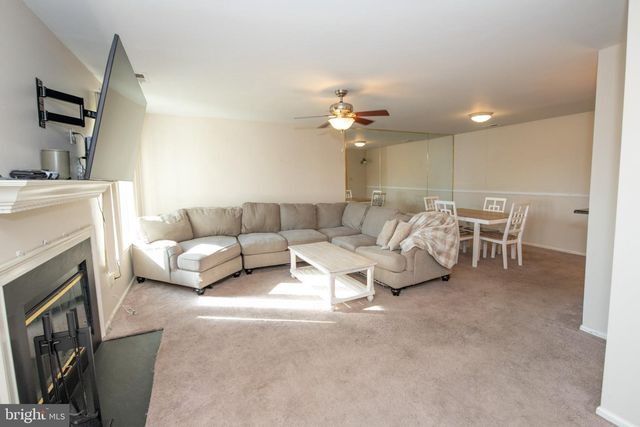 68 CATHERINE CT, Levittown, PA 19057