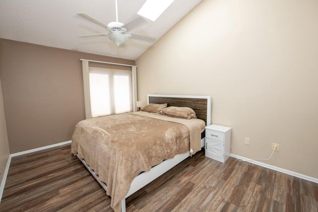 68 CATHERINE CT, Levittown, PA 19057