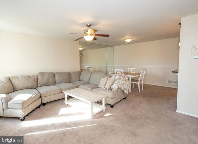68 CATHERINE CT, Levittown, PA 19057