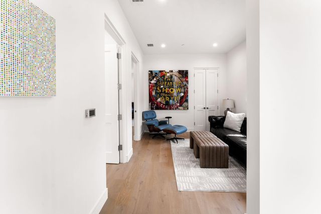 4401 Amarra DR 17, Austin, TX 78735