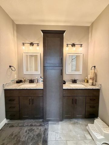 1165 W Gaslight Drive, Springfield, MO 65810