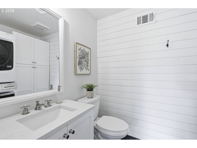 2790 Sw MONTGOMERY Dr, Portland, OR 97201