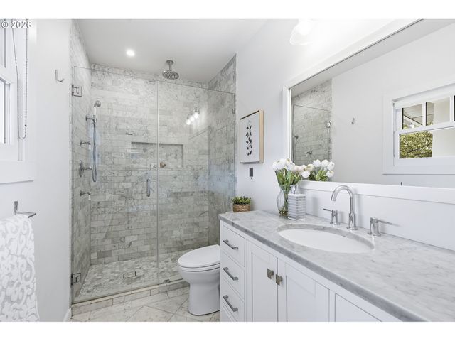 2790 Sw MONTGOMERY Dr, Portland, OR 97201